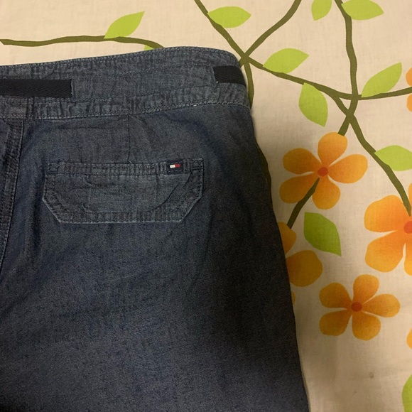 Tommy Hilfiger cropped pants! - Picture 5 of 5